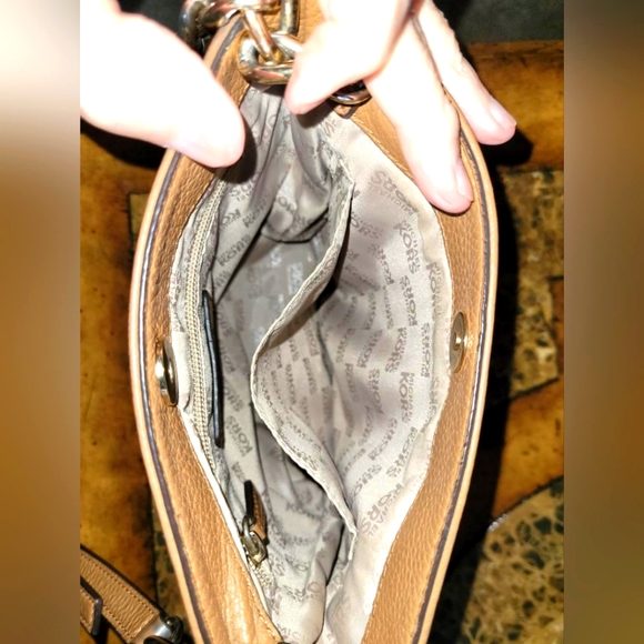 🟠LOW START🟠Michael Kors Crossbody and wallet set - Picture 6 of 16